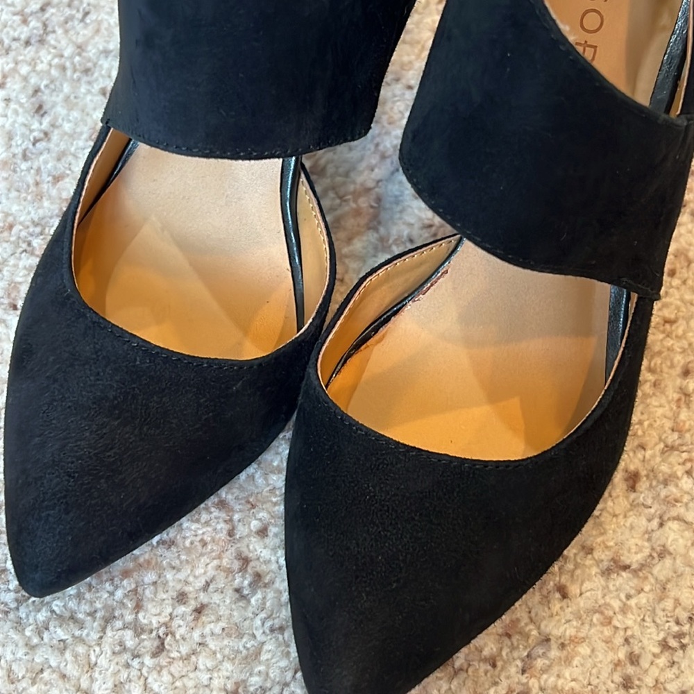 Tesori Edie Black Suede Heels - Picture 10 of 14